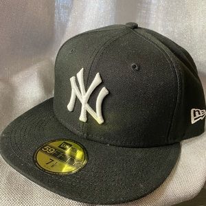 Yankee fitted cap